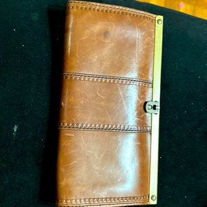 Fossil wallet brown